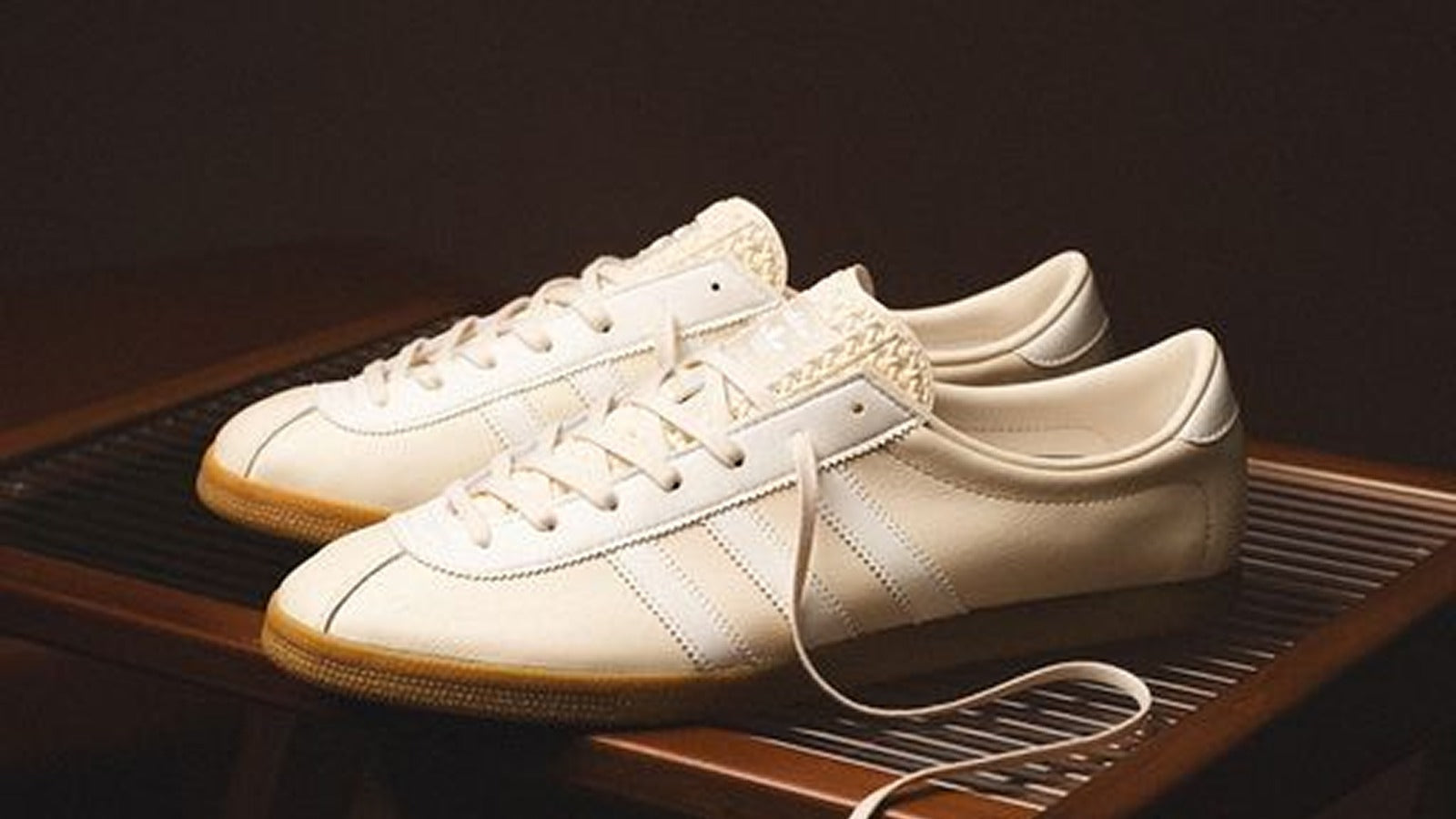 Get your luxurious elegance with our shoes.